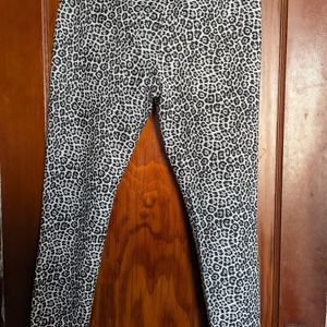 Michael Kors leopard print leggings. Size Medium